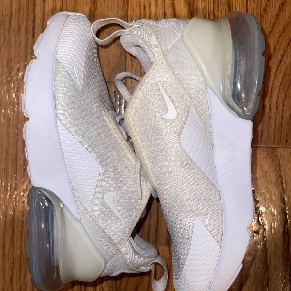 NIKE AIR MAX 270 CASUAL SHOES size 

12C